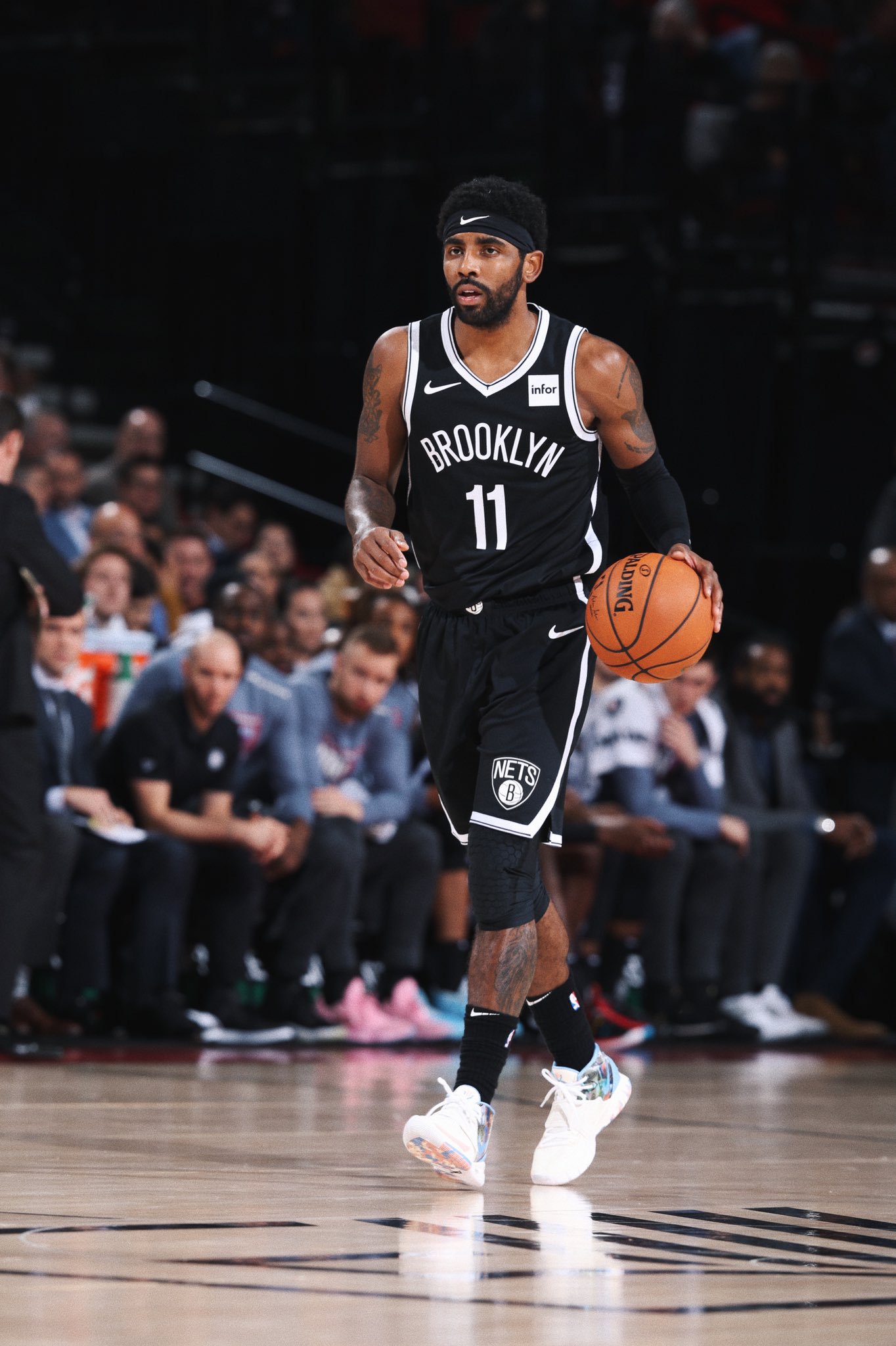 双人包夹也无用！张子宇14分钟8中8轰18+4 女篮核武已成各队梦魇